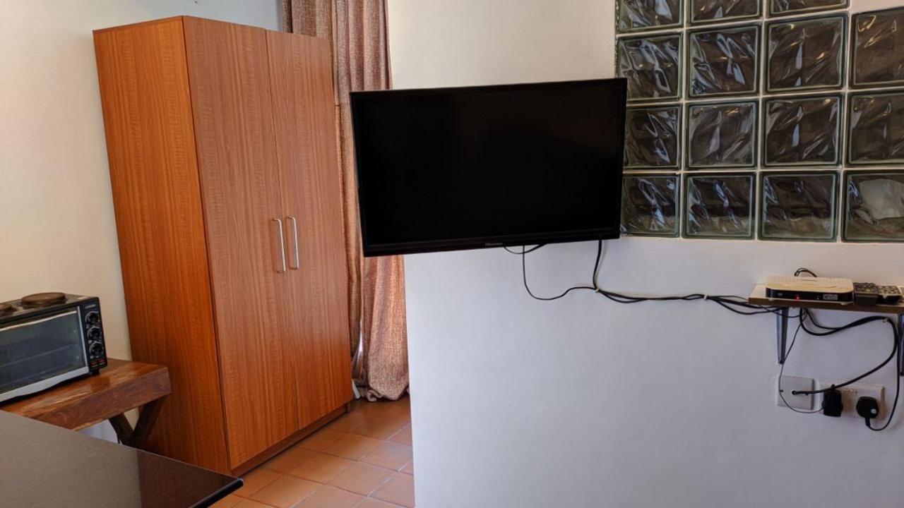 A Lovely Studio Apartment With Gym And Pool Access Dar es Salaam Extérieur photo