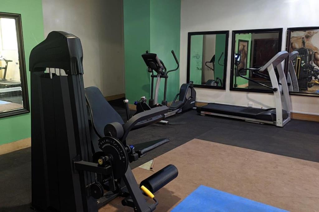 A Lovely Studio Apartment With Gym And Pool Access Dar es Salaam Extérieur photo