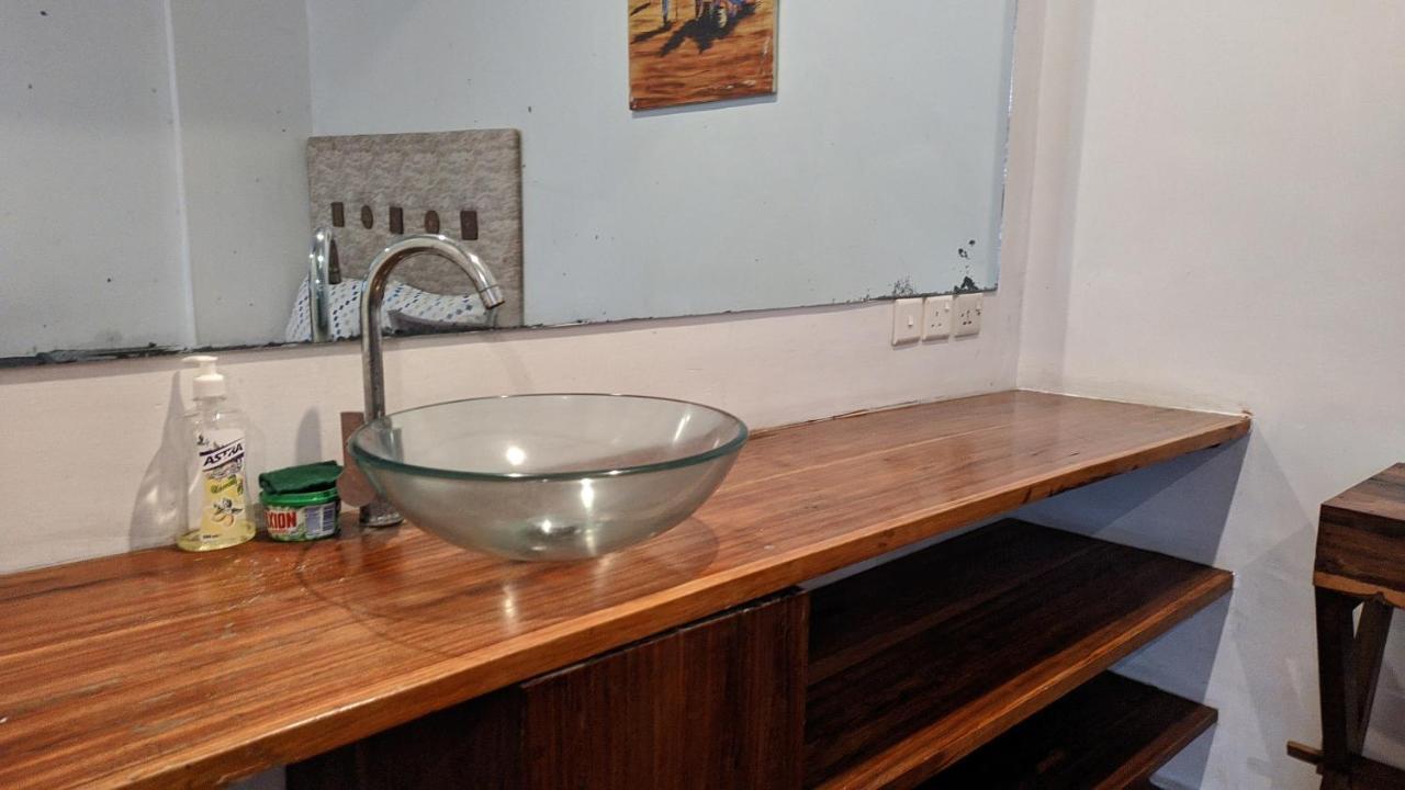 A Lovely Studio Apartment With Gym And Pool Access Dar es Salaam Extérieur photo